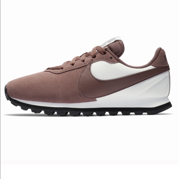 Nike women’s shoes new brown - Picture 2 of 6